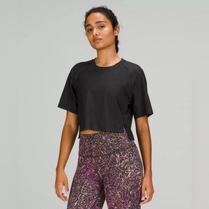 Lululemon Mesh Back Cropped Train T-Shirt - Black size 6